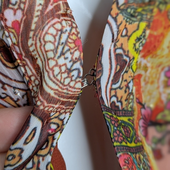 ✨3/$15 Guess Colorful Yellow Pink Paisley Floral Lightweight Peplum Blouse XL - Picture 3 of 8